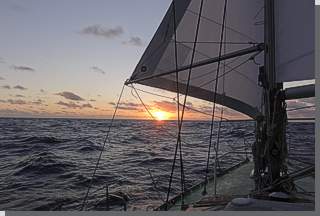 Sonnenuntergang auf hoher See
