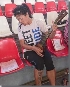 Ukulele-Lehrerin Lilio